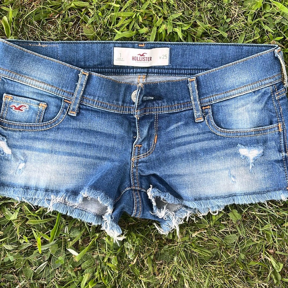 Hollister women’s size 25 waist from a smoke free home